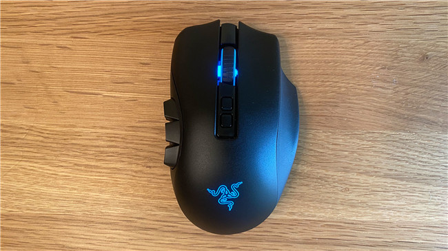 Razer Naga Pro无线游戏鼠标评测