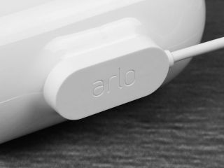 AI 影像分析、彩色夜视 Arlo Pro 3 2K HDR 无线摄录机(7)