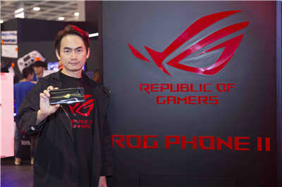 【电竞节】ROG Phone 2 会展体验区 P04 限定优惠，送专用控制器八达通等过千元礼品！(3)