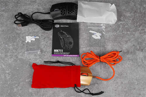 Cooler Master MM711轻量化电竞滑鼠开箱/黑白限定金三色齐发、镂空峰巢设计、RGB灯效(3)